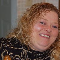 Lisa Moles Photo 6