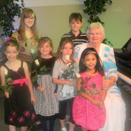 Linda Guthrie Photo 34