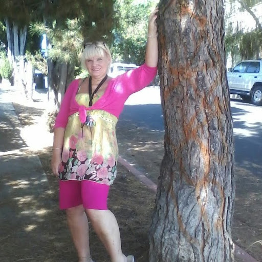 Christine Metcalf Photo 27
