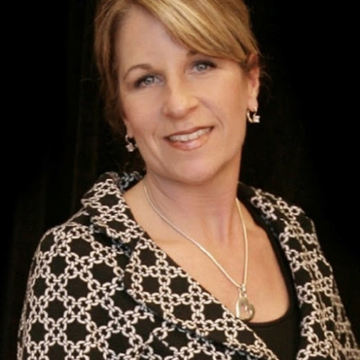 Julie Moran Photo 3