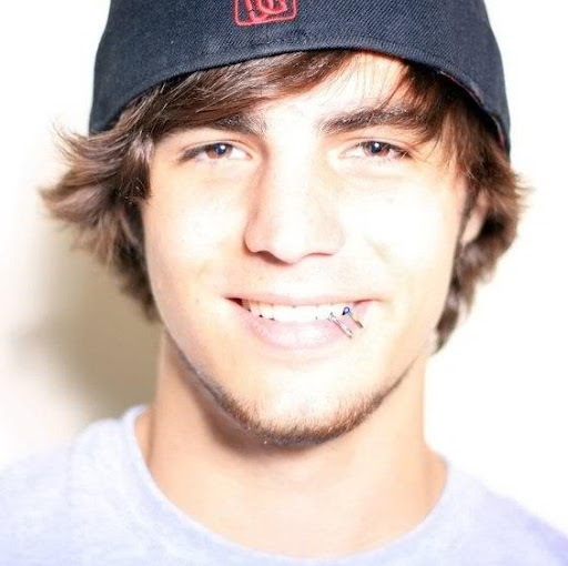 Tyler Robbins Photo 7
