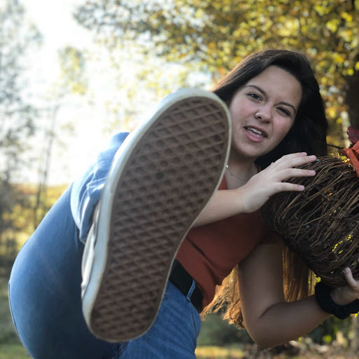 Lydia Greer Photo 8