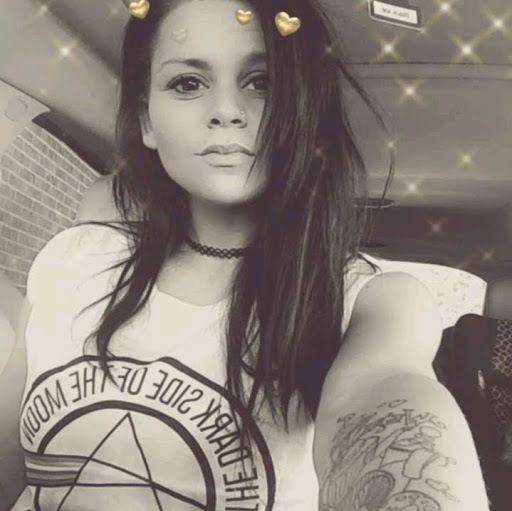 Danielle Dalton Photo 32
