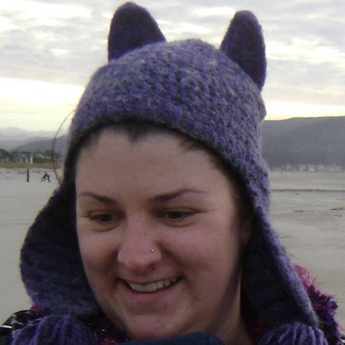 Laura Hayes Photo 13