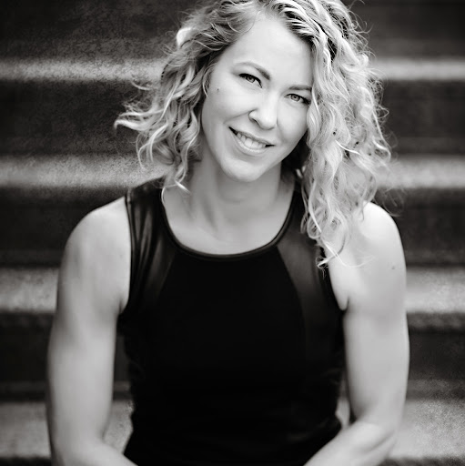 Sarah Roe Photo 21