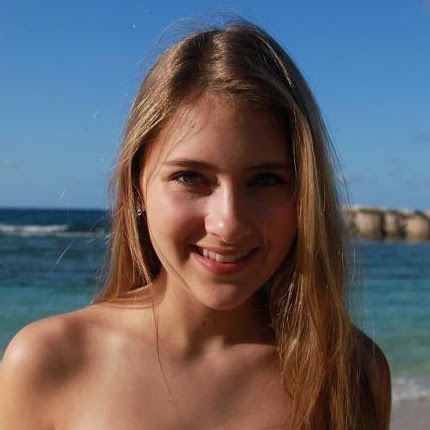 Claudia James Photo 25