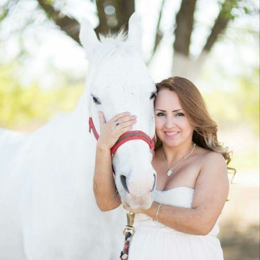Laura Bernal Photo 29