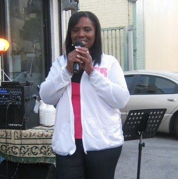 Geraldine Hughes Photo 19