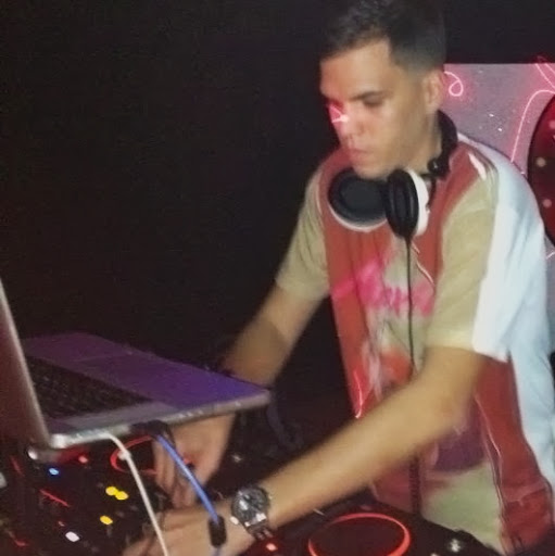 Joseph Diaz Photo 39