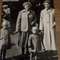 Janet Race Photo 17