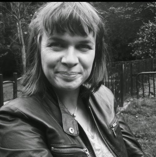 Janine Hunter Photo 15