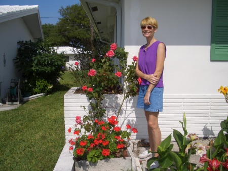 Connie Mitchell Photo 25