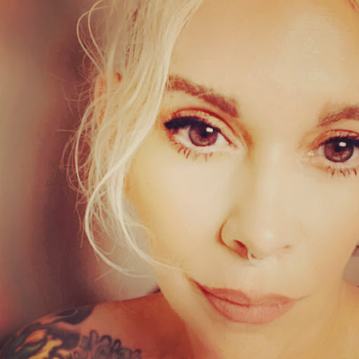 Marina Robbins Photo 5