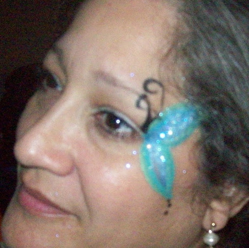 Lillian Vazquez Photo 14