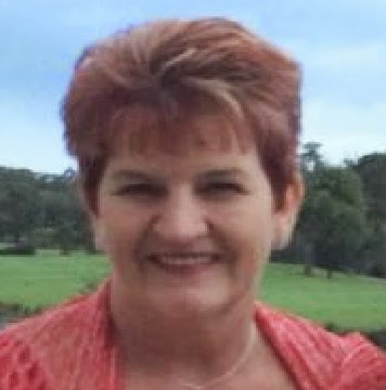 Ellen Barrett Photo 33