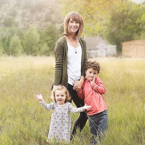 Lisa Thomas Photo 35