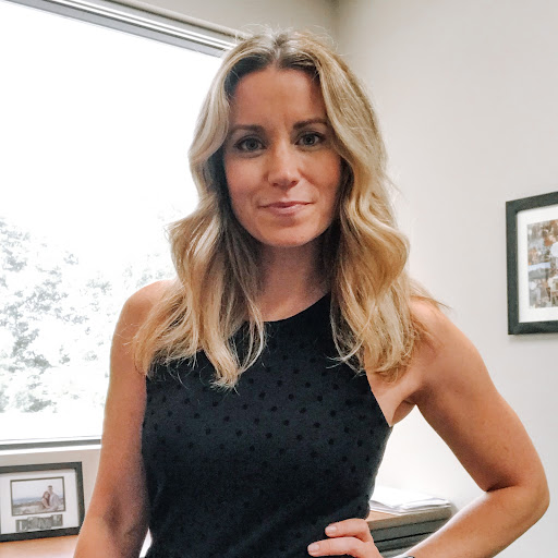 Elizabeth Mathews Photo 39