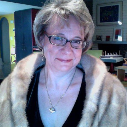 Lisa Perry Photo 27
