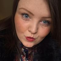 Robyn Lambert Photo 13
