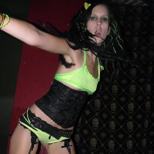 Gina Gray Photo 27