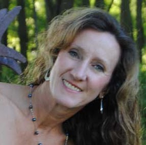 Linda Petersen Photo 24