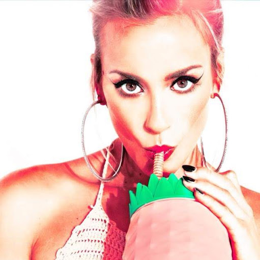 Lindsey Compton Photo 32