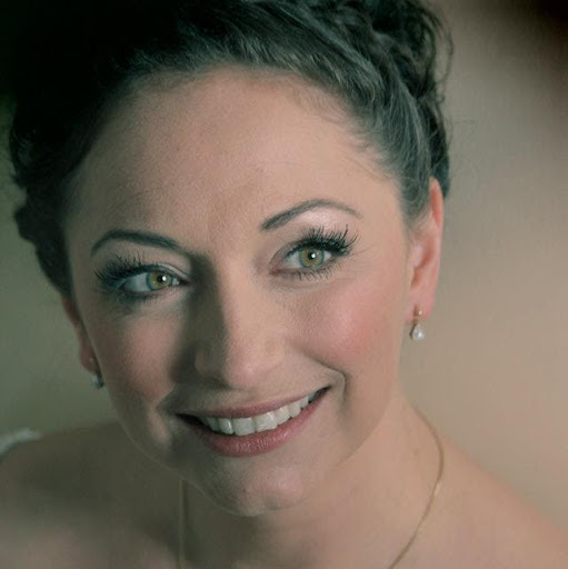 Elizabeth Downing Photo 29