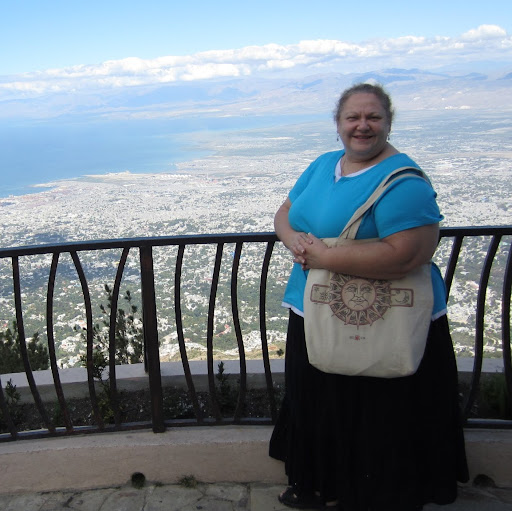 Nancy Abbott Photo 15
