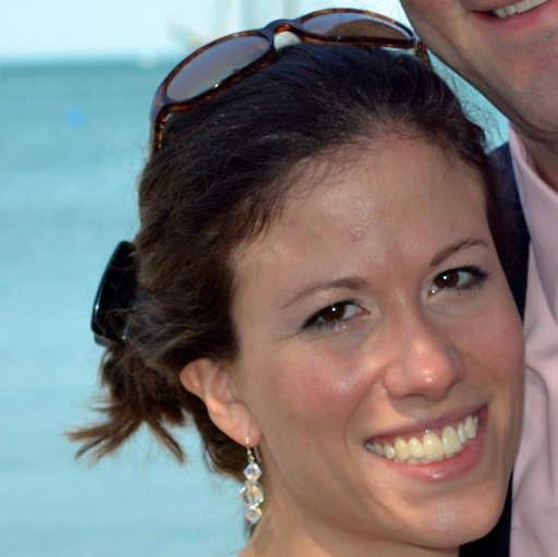 Julia Hudson Photo 14