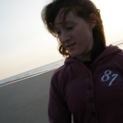 Katie Calvert Photo 33