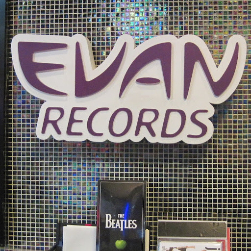 Evan Nichols Photo 29
