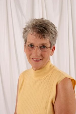 Carolyn Cheek Photo 22