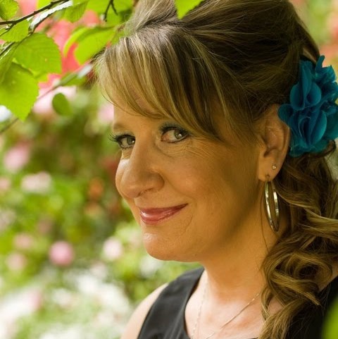 Annette Ray Photo 19