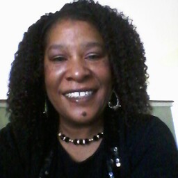 Angela Milton Photo 34