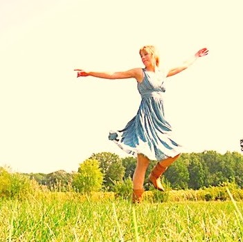 Sara Golden Photo 40