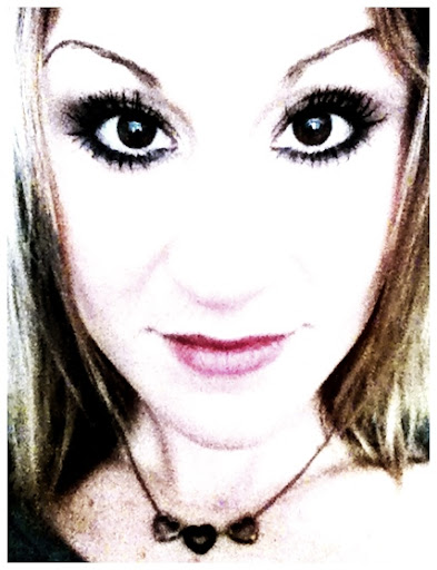 Angela Hart Photo 4