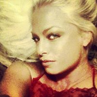 Amanda Bruce Photo 35