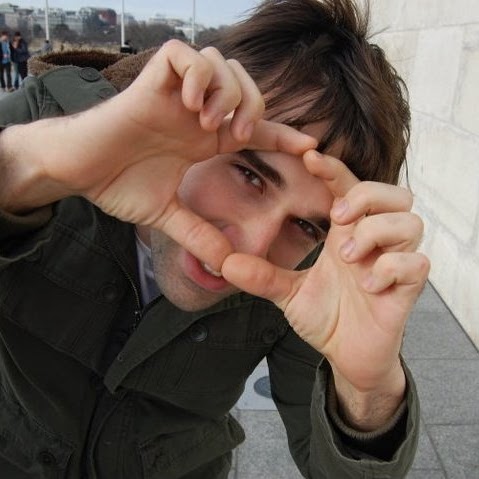 Chris Howell Photo 20