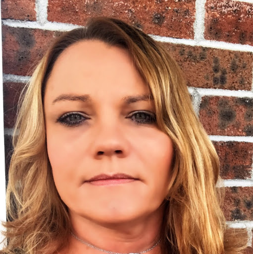 Rebecca Emery Photo 28