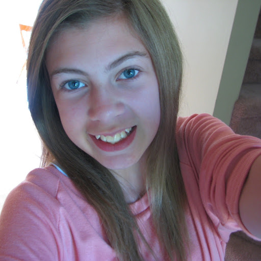 Alexandra Ryan Photo 9