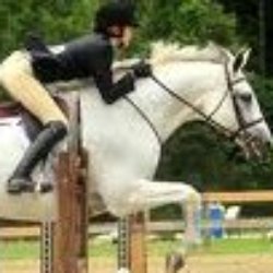 Caitlin Stokes Photo 27