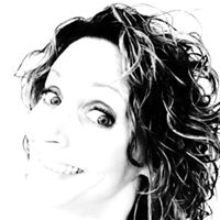 Julie Barbour Photo 9