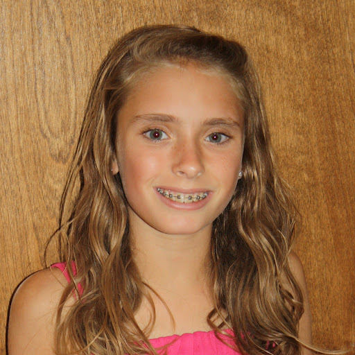 Rebekah Thomas Photo 30
