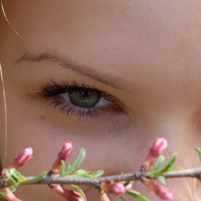 Julia Bloom Photo 10
