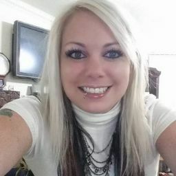Ashley Hinton Photo 13