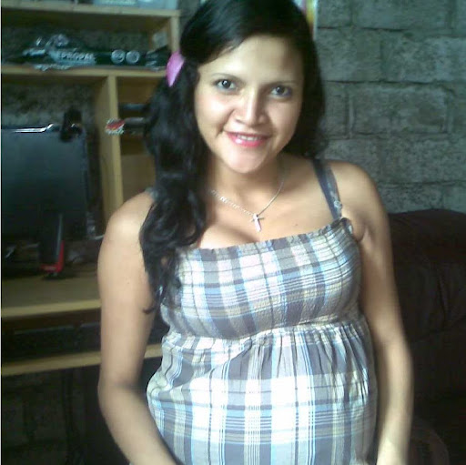 Daniela Lozada Photo 4