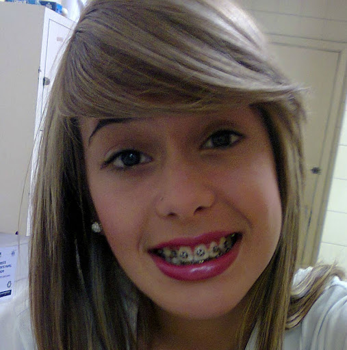Jennifer Gomes Photo 37