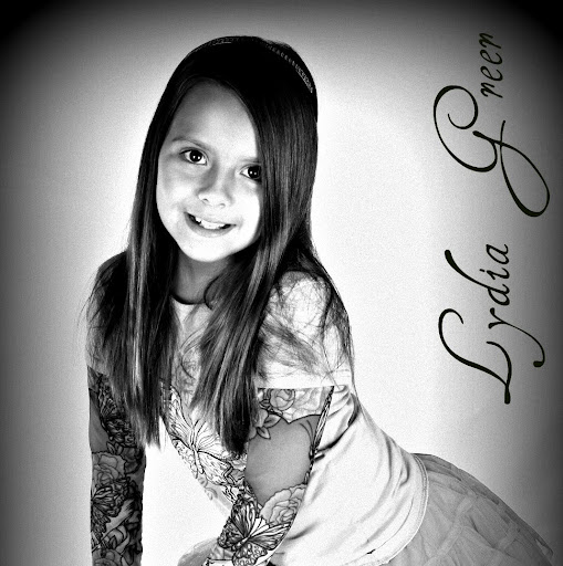 Lydia Greer Photo 7