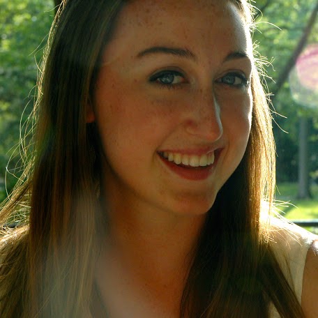 Laura Stephan Photo 23