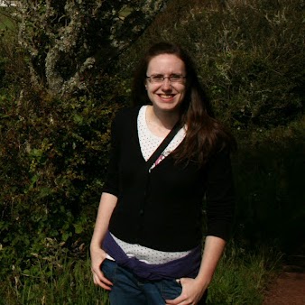 Holly Wiseman Photo 25